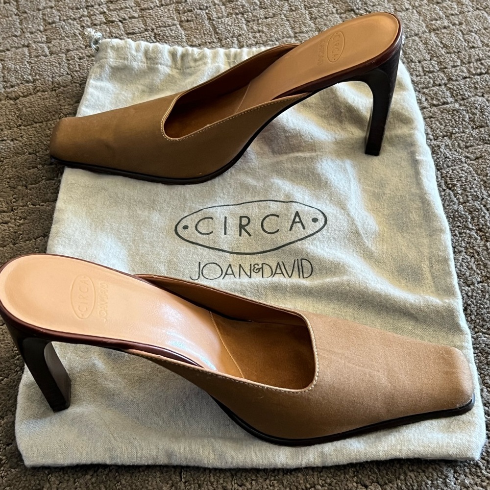 Joan & David Circa Brown Fabric Square Toe Mules 4” Wood Heel Leather Soles 7.5